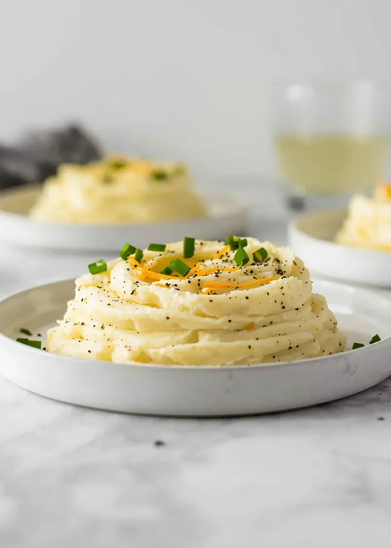 thanksgiving garlic mashed potatoes recipe ready to serve